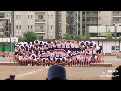 Amazing Synchronized Human Wave