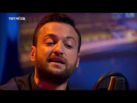 Umut Sülünoğlu & Uğur Önür | Pencereden Bakıyor