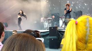 Grimes -  Venus Fly @  Osheaga 2016