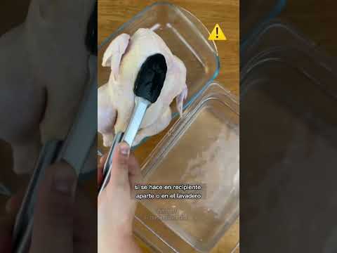 ¿Se debe lavar el Pollo? #cienciaycocina #shorts