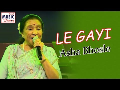 LE GAYI | Asha Bhosle Live | Bengali Music Directory