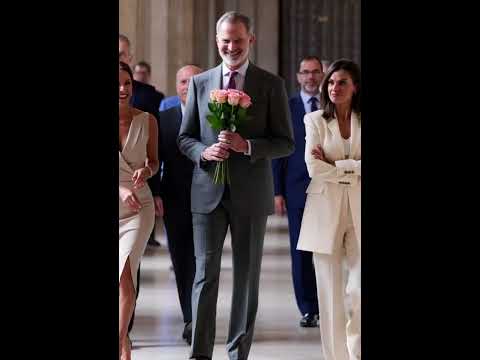 The queen probably wouldn't like this. #royalspain #spain #felipe #infanta_sofia #leonor #letizia