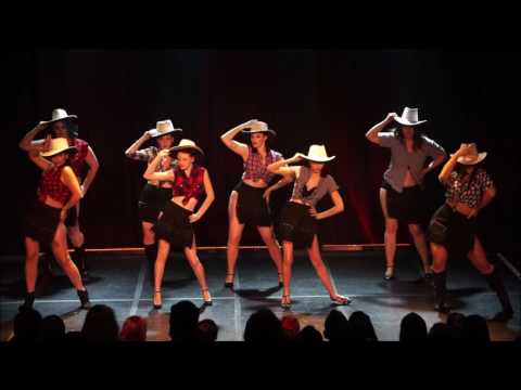 Neo Burlesque students perform Wicked Ways - The Bombshell Burlesque Academy
