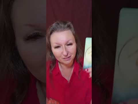 Jeden muž si o Vás sní! 💖 Druhý touží nabídnout své 💓 Třetí muž chce pomáhat? #vzkazprotebe #tarot