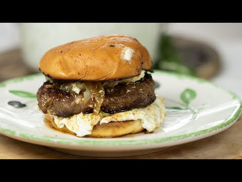 These Greek Lamb Burgers Taste Like a Gyro in a Bun! 🇬🇷🍔