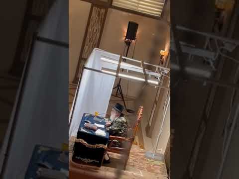 Viznitz Rebbe R' mendel Adresses Women In the US On His Mother's Yahrtzeit - 5782