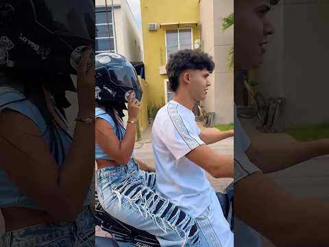 El casco más seguro 🏍️🤣🤩 #mispequeñosactores #esenovioesmio #humor #broma #risas #comedia
