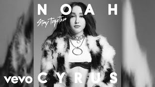 Musik-Video-Miniaturansicht zu Stay Together Songtext von Noah Cyrus