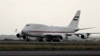 preview picture of video 'UAE 747-400 taking off from Mt Kilimanjaro International Airport'