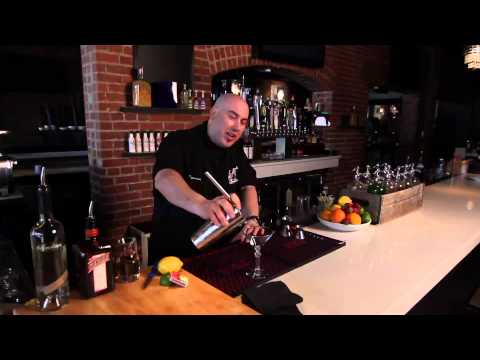 How to Make a White Cosmopolitan Drink : Party Drinks