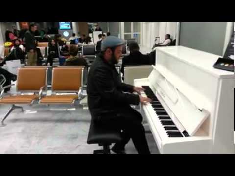Malos Pelos - La canción más hermosa del mundo (Aeropuerto de Orly, París)