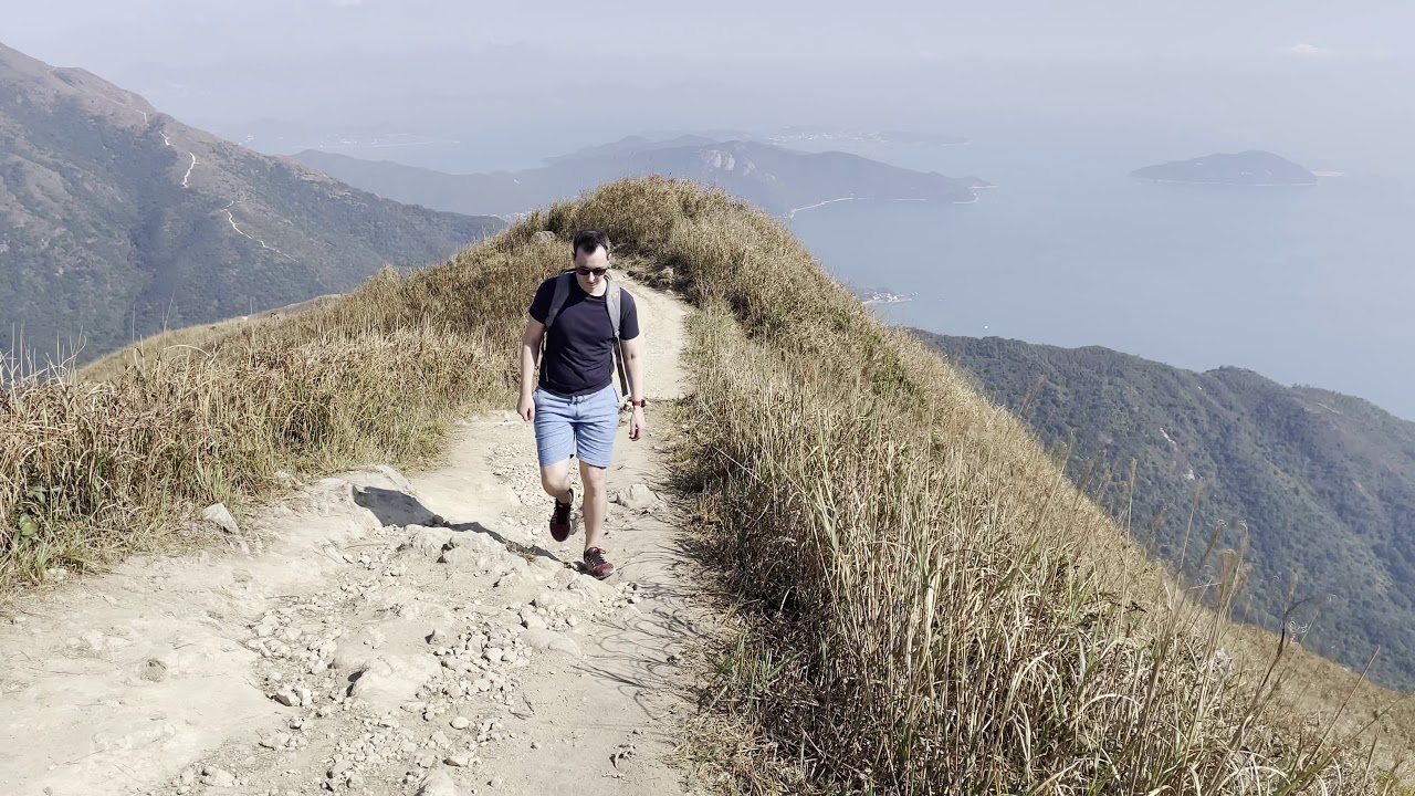 Sunrise hike at Lantau Peak – the most stunning views