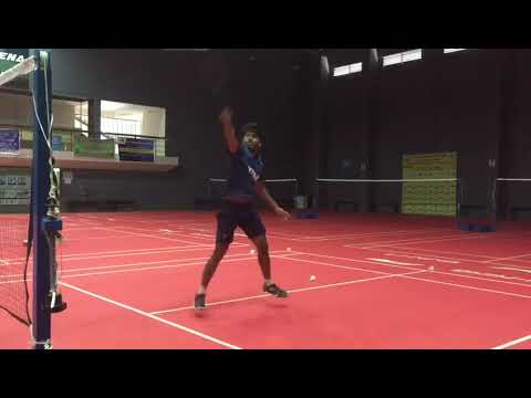 Training mid court and front attacking badminton