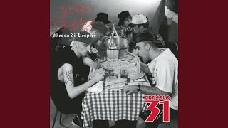 Posso Entrare? Lyrics English Translation
