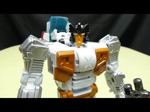 Generations Combiner Wars Deluxe GROOVE: EmGo's Transformers Reviews N' Stuff