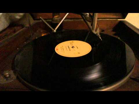 Playing Maiden on a 100 year old Phonograph