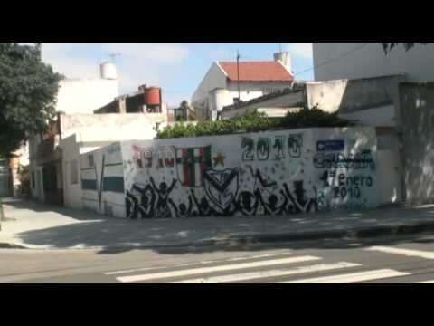 "Centenario . Pintadas en las calles de Liniers y Villa Luro . Clip" Barra: La Pandilla de Liniers • Club: Vélez Sarsfield