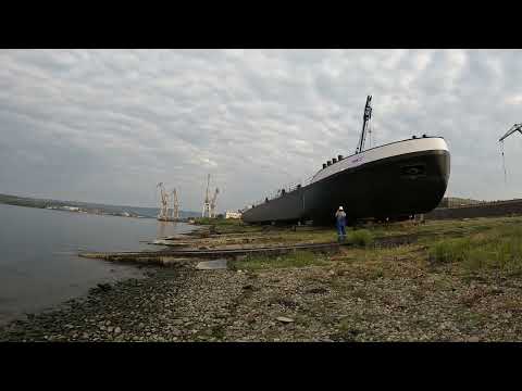 HGK Shipping GmbH — Courage wird zu Wasser gelassen / launched in Turnu Severin, Romania