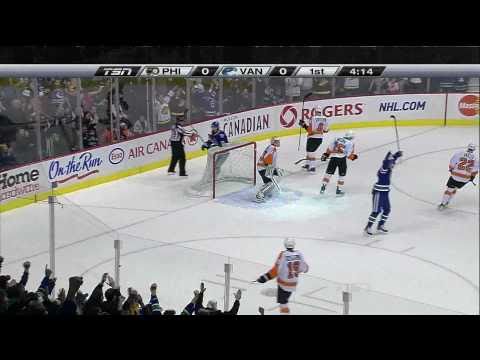 Canucks Vs Flyers - Manny Malhotra 1-0 Goal - 12.28.10 - HD