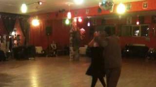 Marite Lujan y Frank Rossi bailan Tango