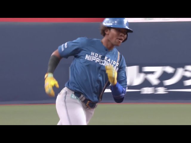 4回裏】打った瞬間それとわかる会心の一撃!! マリーンズ・和田康 4回裏】打った瞬間それとわかる会心の一撃!! マリーンズ・和田康