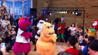 preview picture of video 'Santa does Gangnam style in Tamworth'