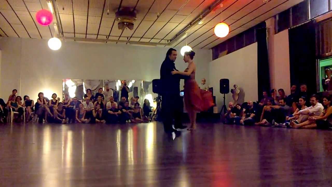 Video thumbnail for Chicho Frumboli & Juana Sepulveda - Viejo Almacen Papelero (Mantova) 5