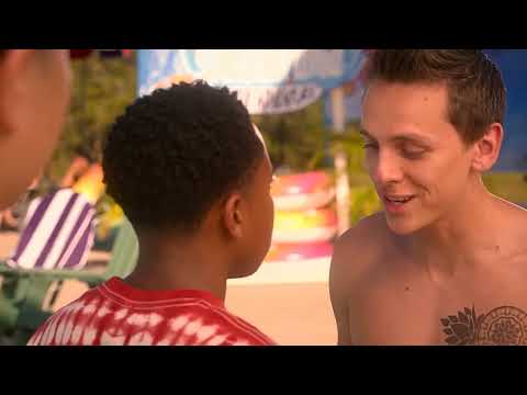 Peleas y conflictos en el parque acuático.