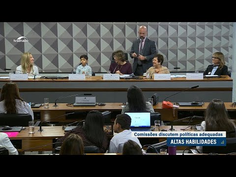 Ausência de políticas para crianças com altas habilidades preocupa debatedores