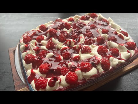No-bake red fruit cake