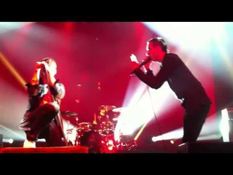 Billy Talent feat. Chris #2 - Red Flag (live in Munich)
