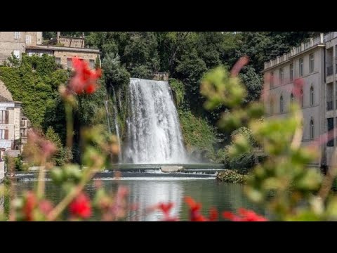 Isola del Liri, il borgo medioevale con la cascata al centro del paese