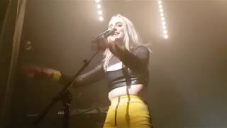 "Tetris" - Madilyn Bailey live @ Les Étoiles, Paris