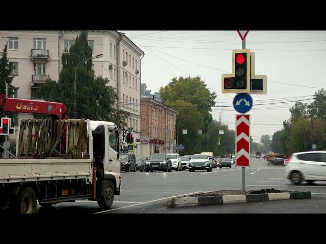 В Твери на площади Капошвара нанесли разметку и ввели новую схему движения
