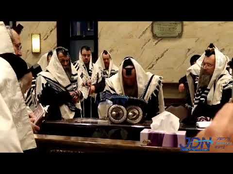 Slonimer Rebbe benching gomel in Boro Park - Sivan 5783