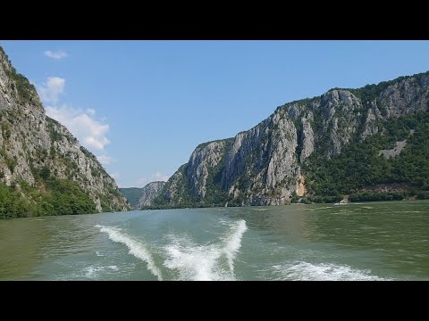 Boat ride on the Danube to see Decebal in stone, Mraconia Monastery and Cazanele Dunarii.