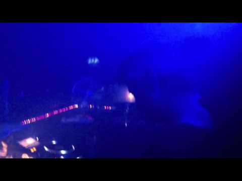 Satoshi Tomiie's dope beats DJ video