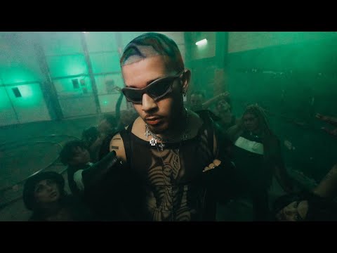 BELLA QUE? - Chris Palace (Official Video)