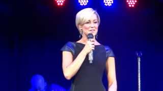 Kellie Pickler - Stop Cheatin&#39; On Me - Medford, MA 10/25/13