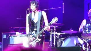 Joan Jett &amp; The Blackhearts - French Song - Vancouver PNE, Aug 17, 2014