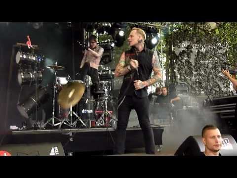 COMBICHRIST AMPHI FESTIVAL 2010 : "Get your Body Beat" [HD]