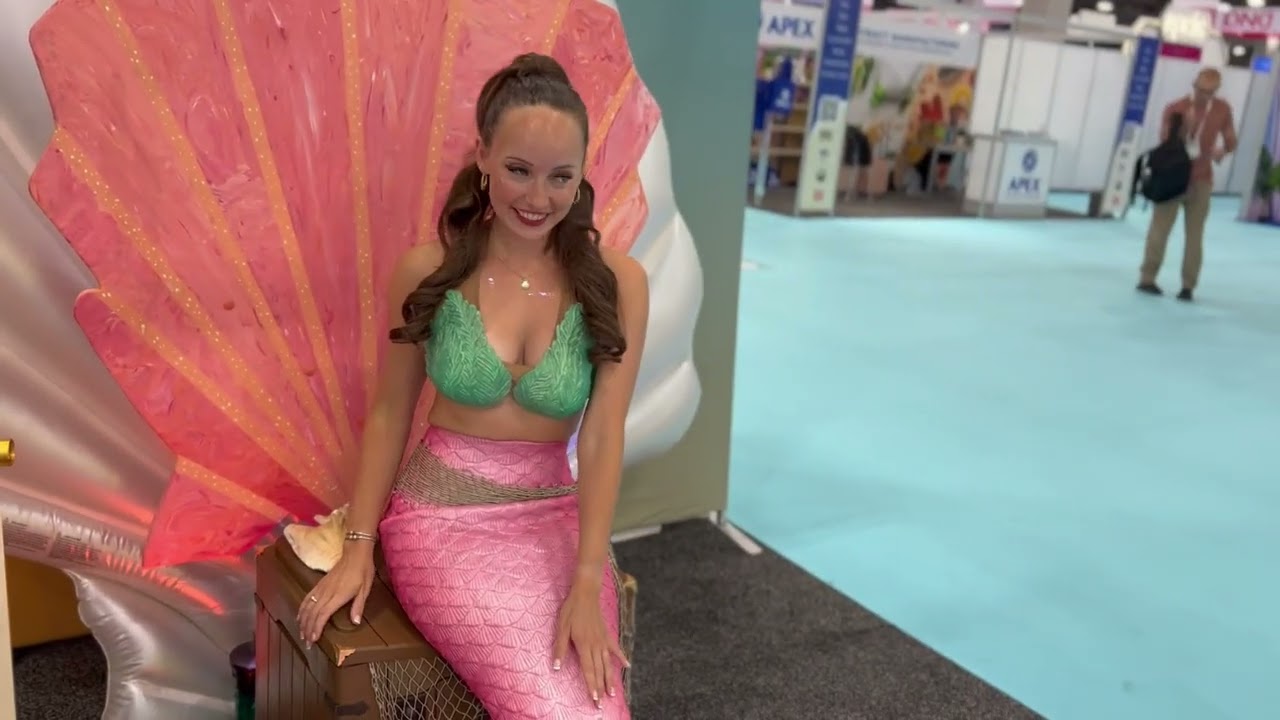Promotional video thumbnail 2 for Swimming Mermaid