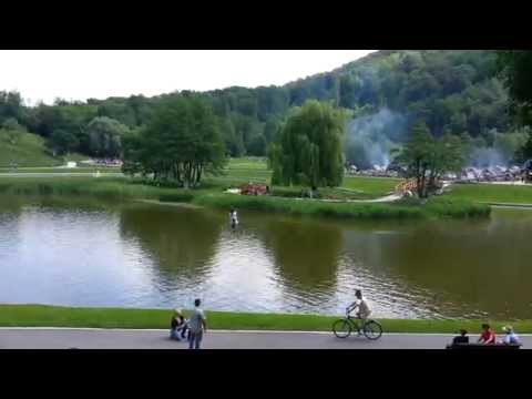 Alina peste lac in tiroliana