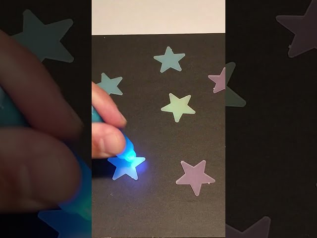Vídeo relacionado con Figuras Luminosas en la Oscuridad, Figuras en Miniatura Luminosas en la Oscuridad con de Almacenamiento, Regalos de Fiesta y decoración para Sala de Estar, alféizar de la Ventana