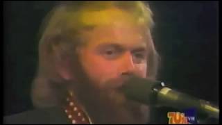 The Beach Boys &quot;Darlin&quot; at the Dick Clark&#39;s New Year&#39;s Rockin&#39; Eve 1975