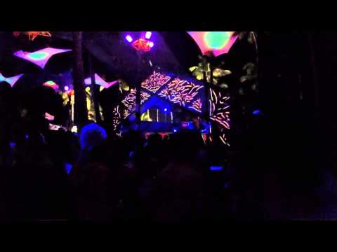 Universo Paralello Brazil - 303 Stage @ Pratigi - Bahia 2013/2014