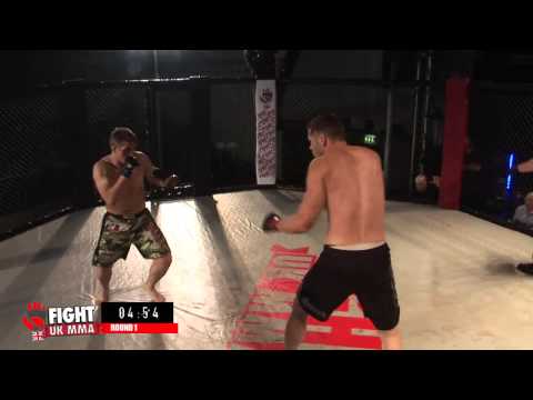 Chris Konieczny vs James Hurrell   FIGHT UK 9