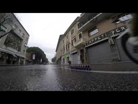 How to skid over 12 bottles with a fixedgear - WOLFBOTTS - DAFNEFIXED