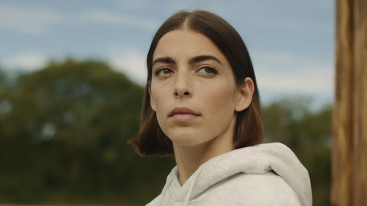 Léa Paci — À Nos Folies