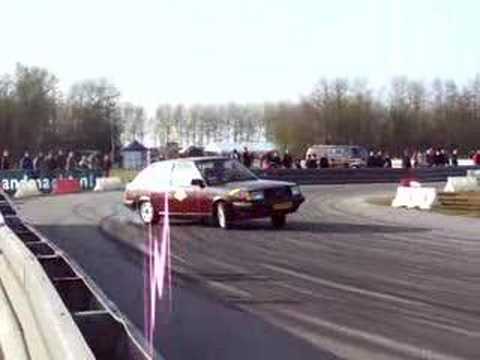 Volvo 340 turbo drifting at dry